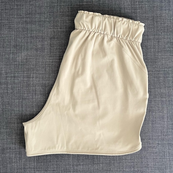 Lululemon Stretch High Rise Short 3.5” - Picture 10 of 12